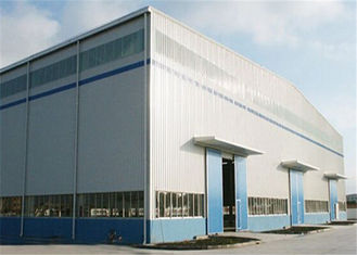 Большой стальной гараж мастерской здания, здания ремонтной мастерской ремонта автомобилей металла